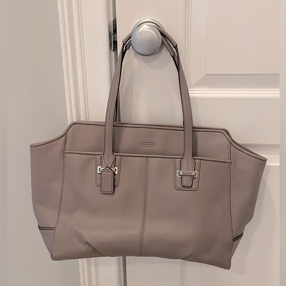 COACH Tote!! 🩶🩶SOLD!!